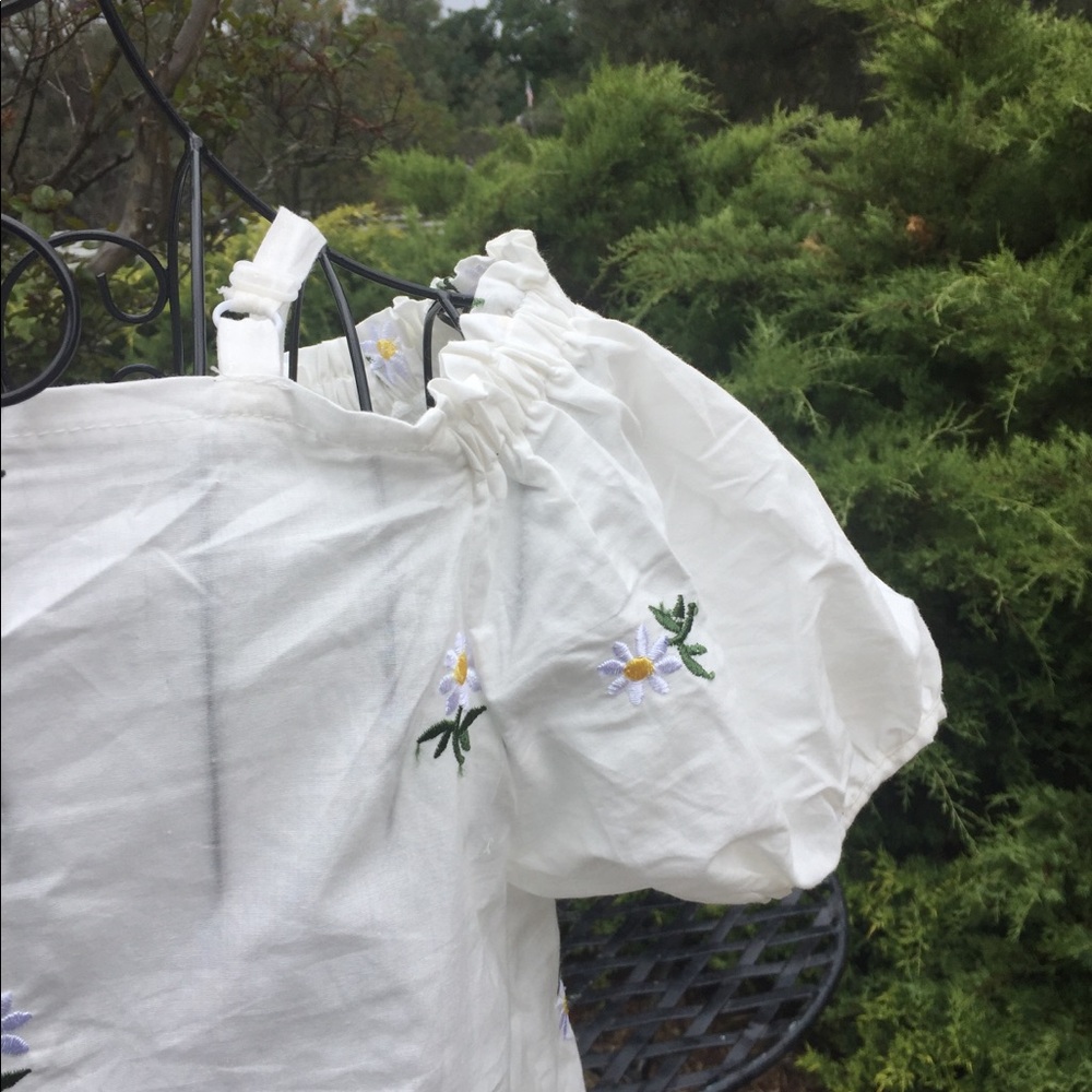 Pursue daisy embroidered white cotton peasant top - Picture 9 of 14